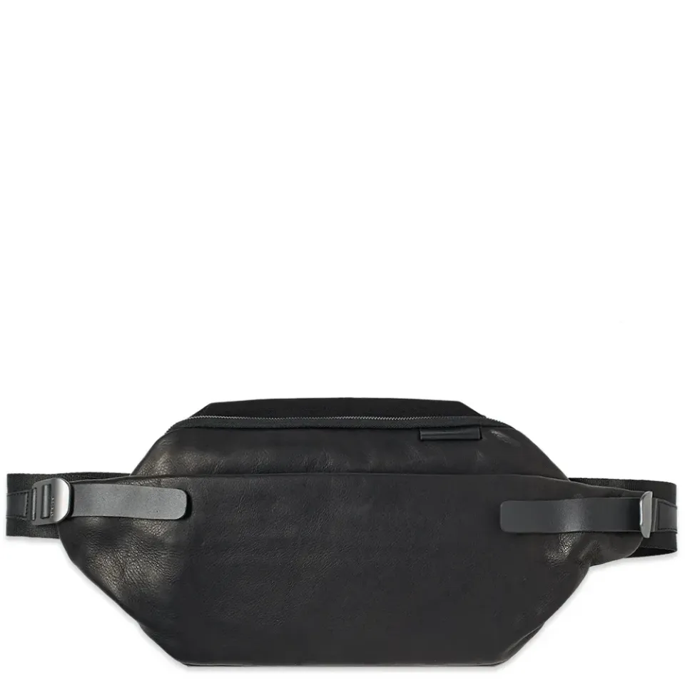 Isarau Alias Shoulder Bag