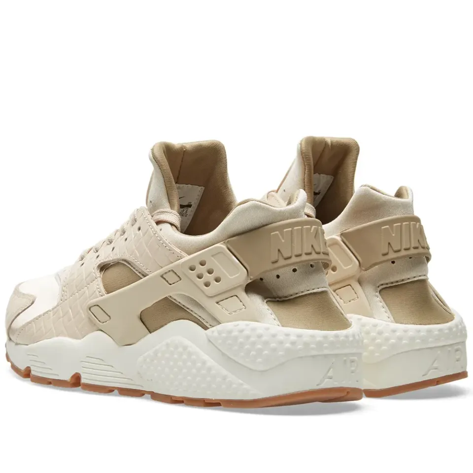 W Air Huarache Run Premium