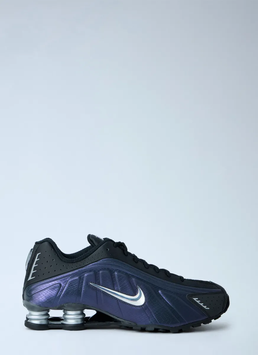 Shox R4 Sneakers