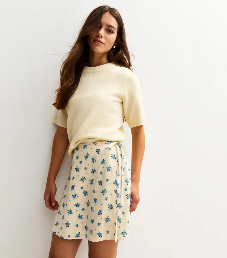Women's Petite Off White Ditsy Print Wrap Front Mini Skirt