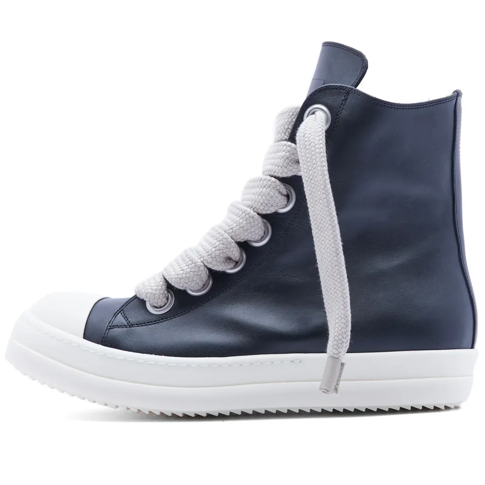 Wide Lace Sneaker