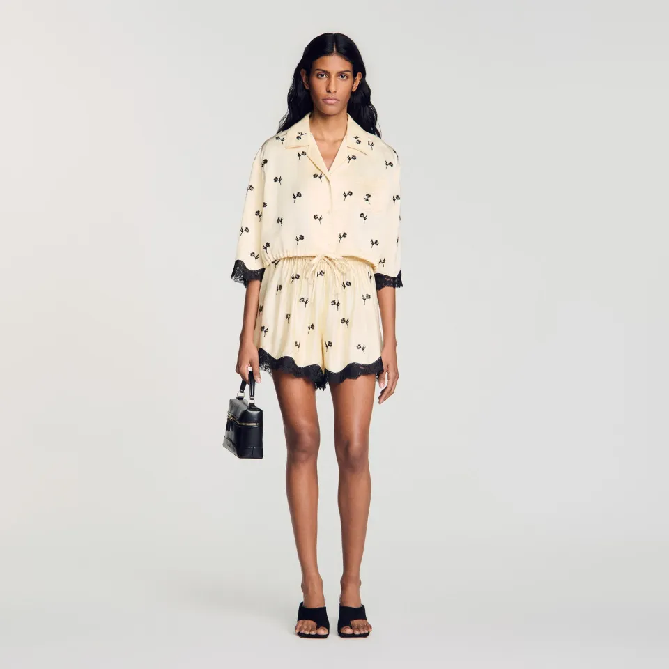 Cropped floral embroidered shirt