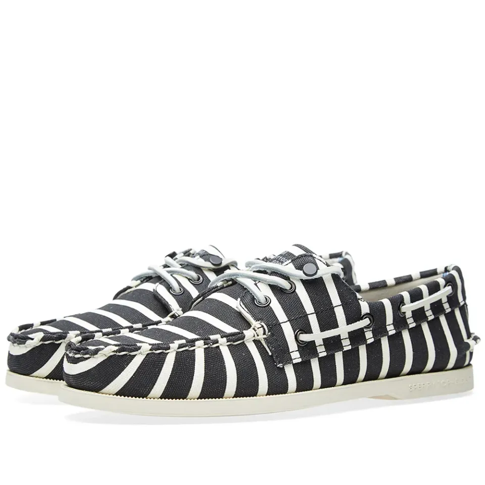 x Band of Outsiders Authentic Original 3-Eye Stripe