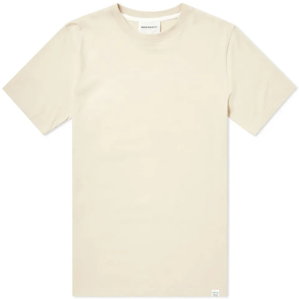 Niels Standard Tee