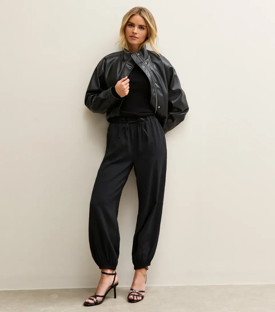 Women's Petite Black Drawstring Cuffed Joggers