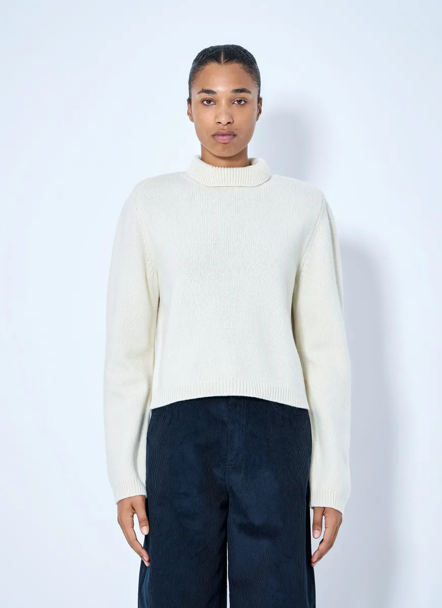Statement Shoulder Cropped Turtleneck