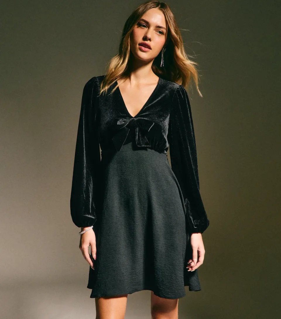 Women's Black Long Sleeve Velvet Bow Front Mini Dress