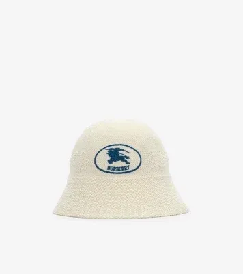 Knight Stamp Knitted Bucket Hat in Ecru beige
