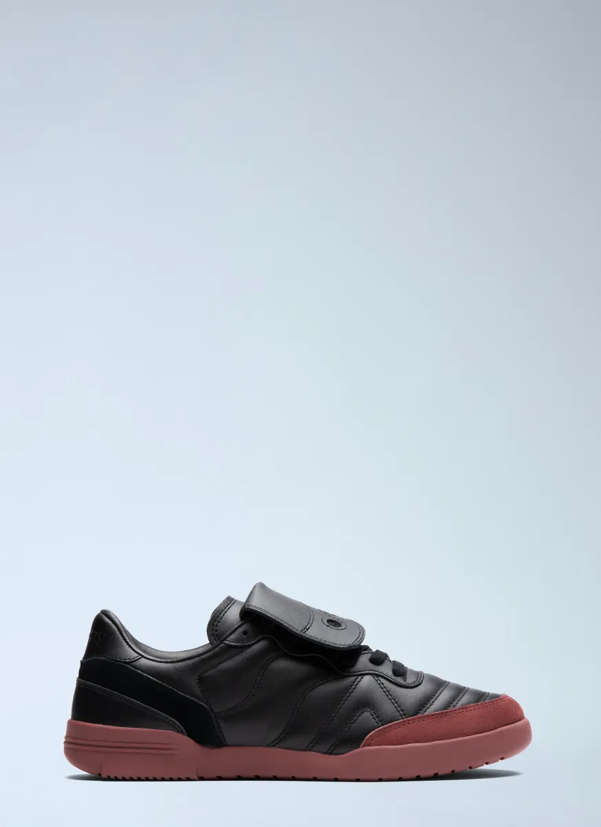 5861 Sneakers