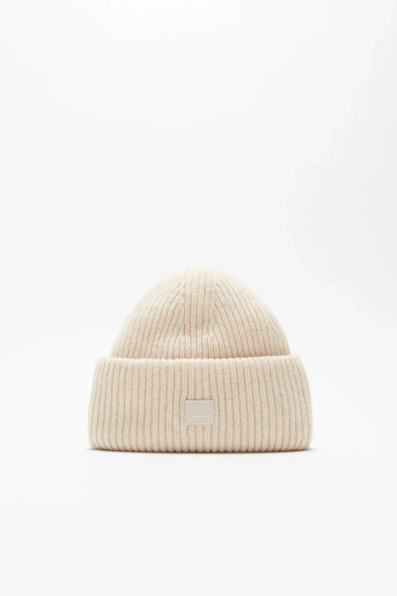 Small face logo beanie