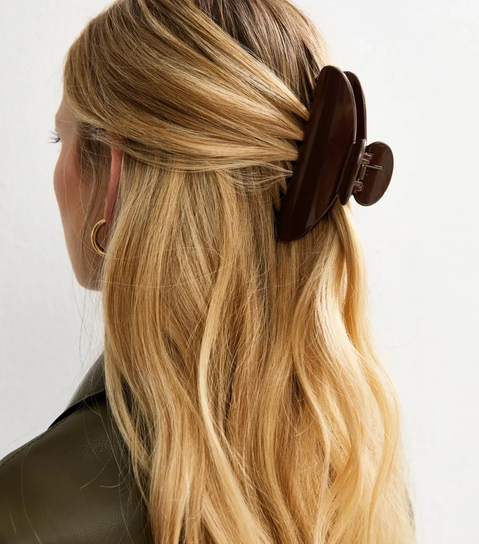Brown Curved Bulldog Hair Clip