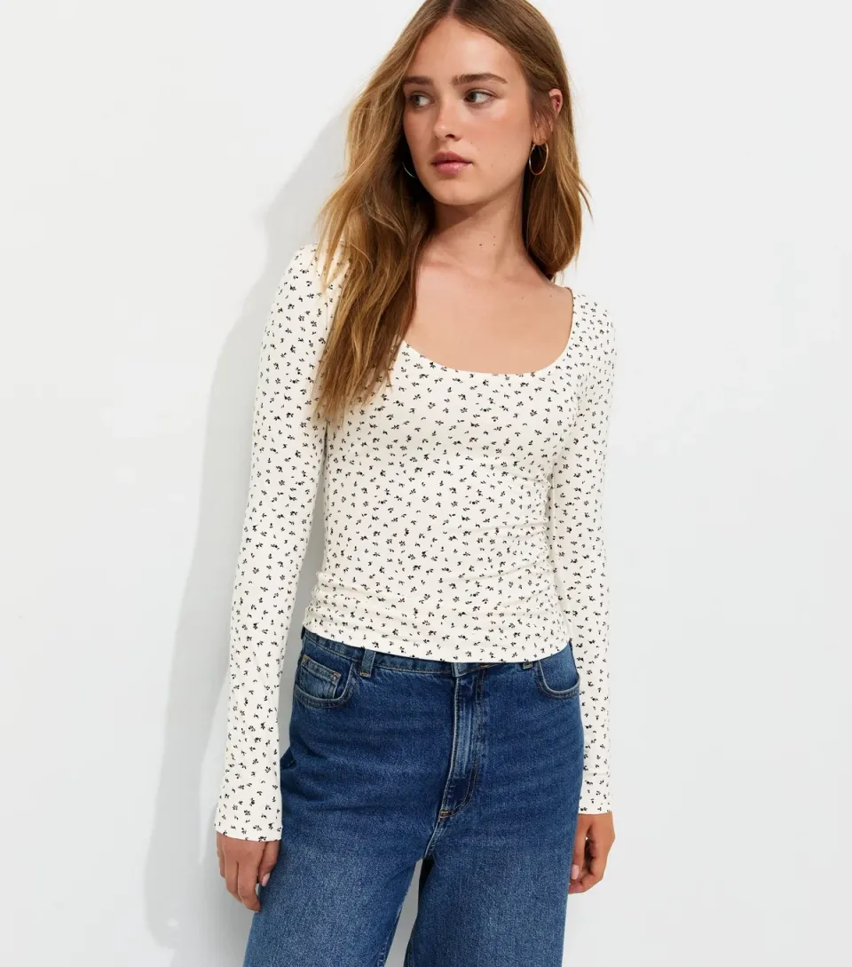 Women's Cream Ditsy Floral Long Sleeve Scoop Neck Top