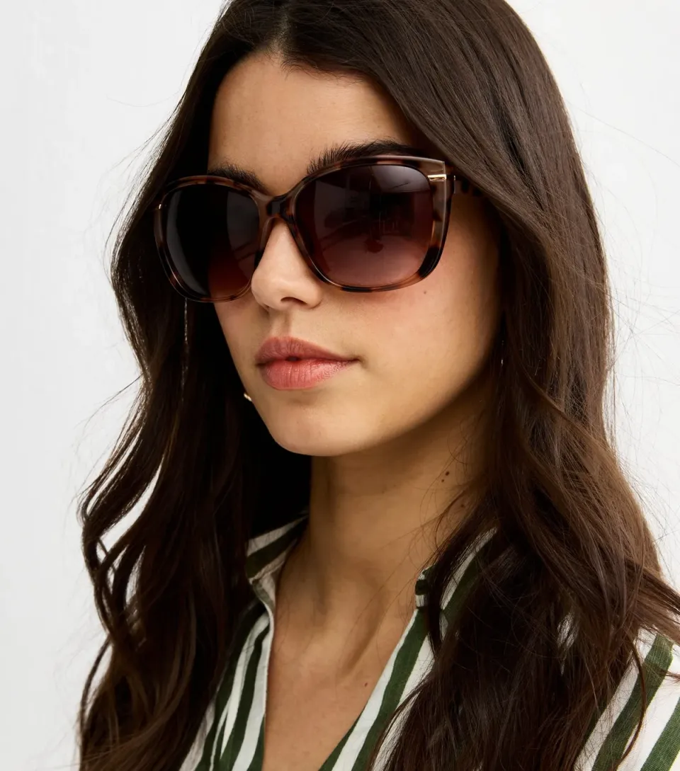 Brown Tortoise Effect Round Sunglasses
