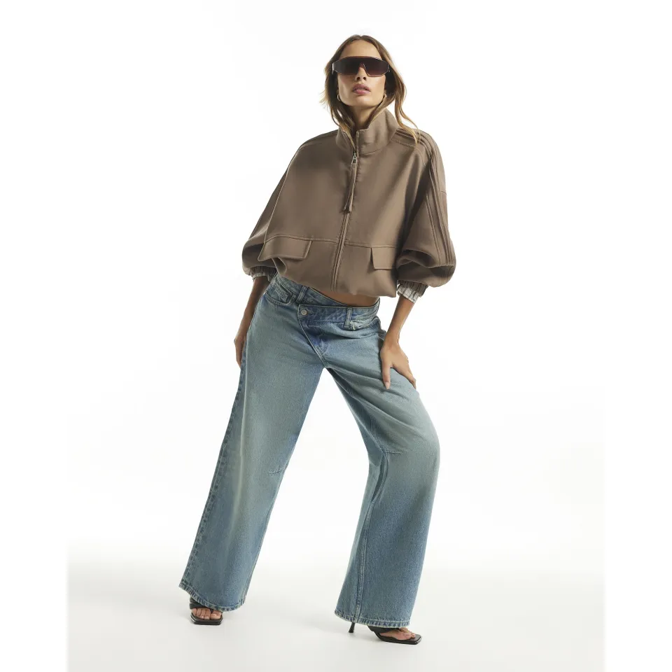 Washed Asymmetric Fly Barrel Leg Jeans