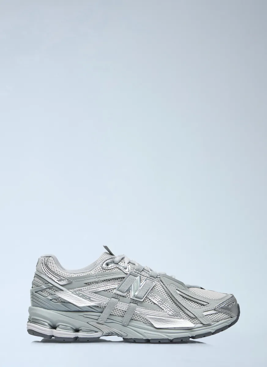 1906A Sneakers