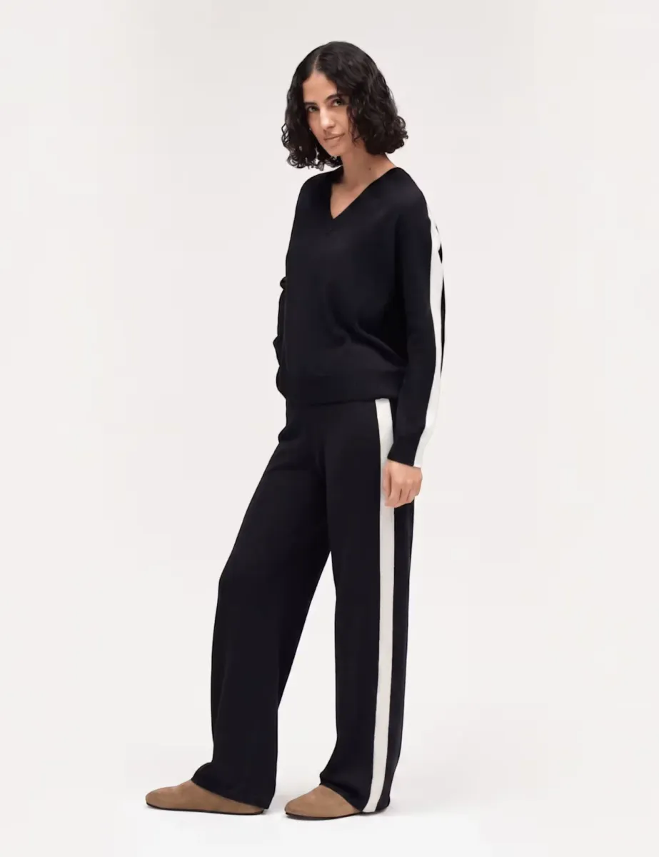 Wool Rich Jacquard V Neck Jumper with Cashmere