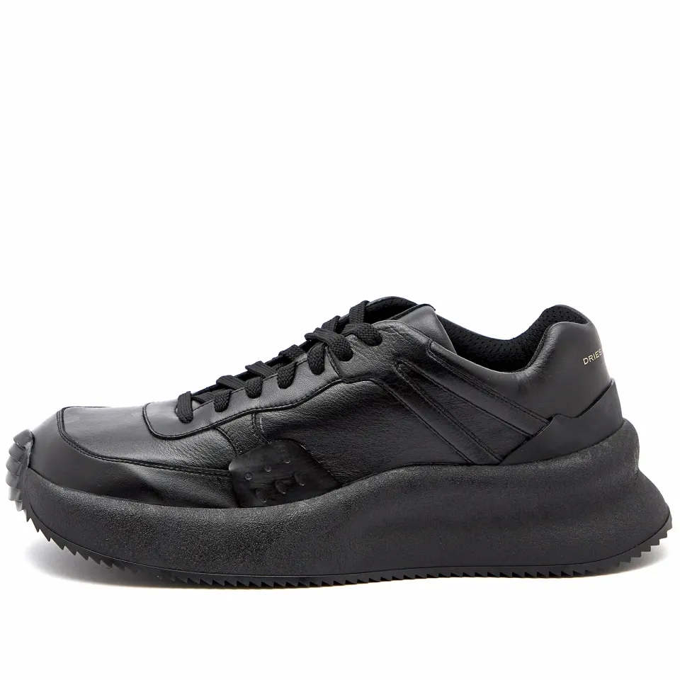 Oversized Sneaker