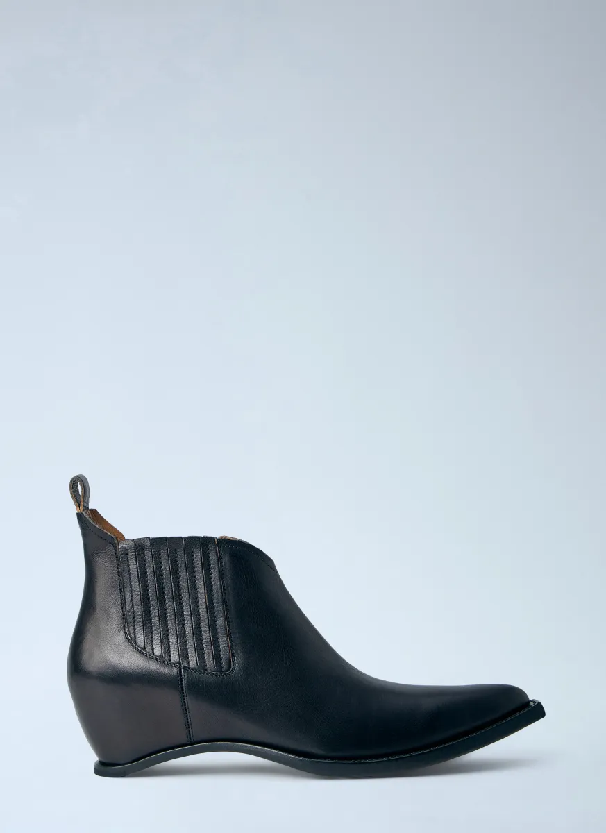 Heel-Less Western Chelsea Boots