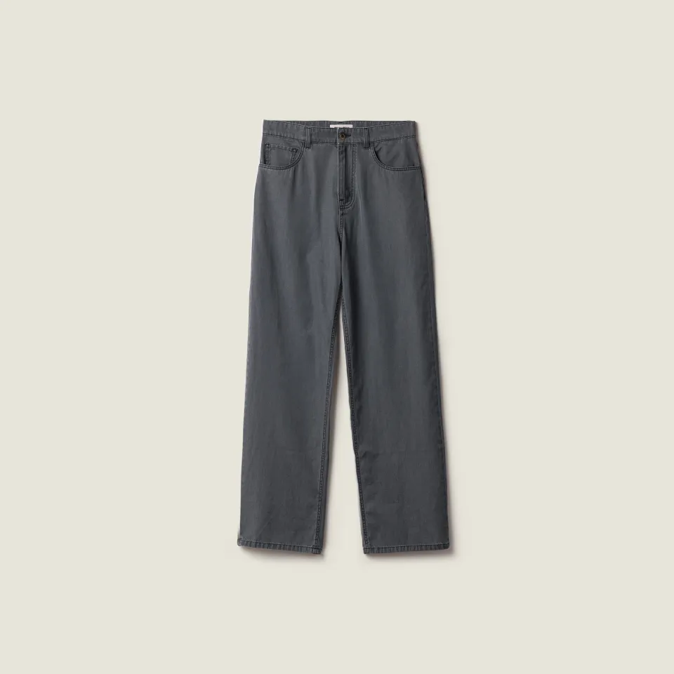 Five-pocket chambray jeans