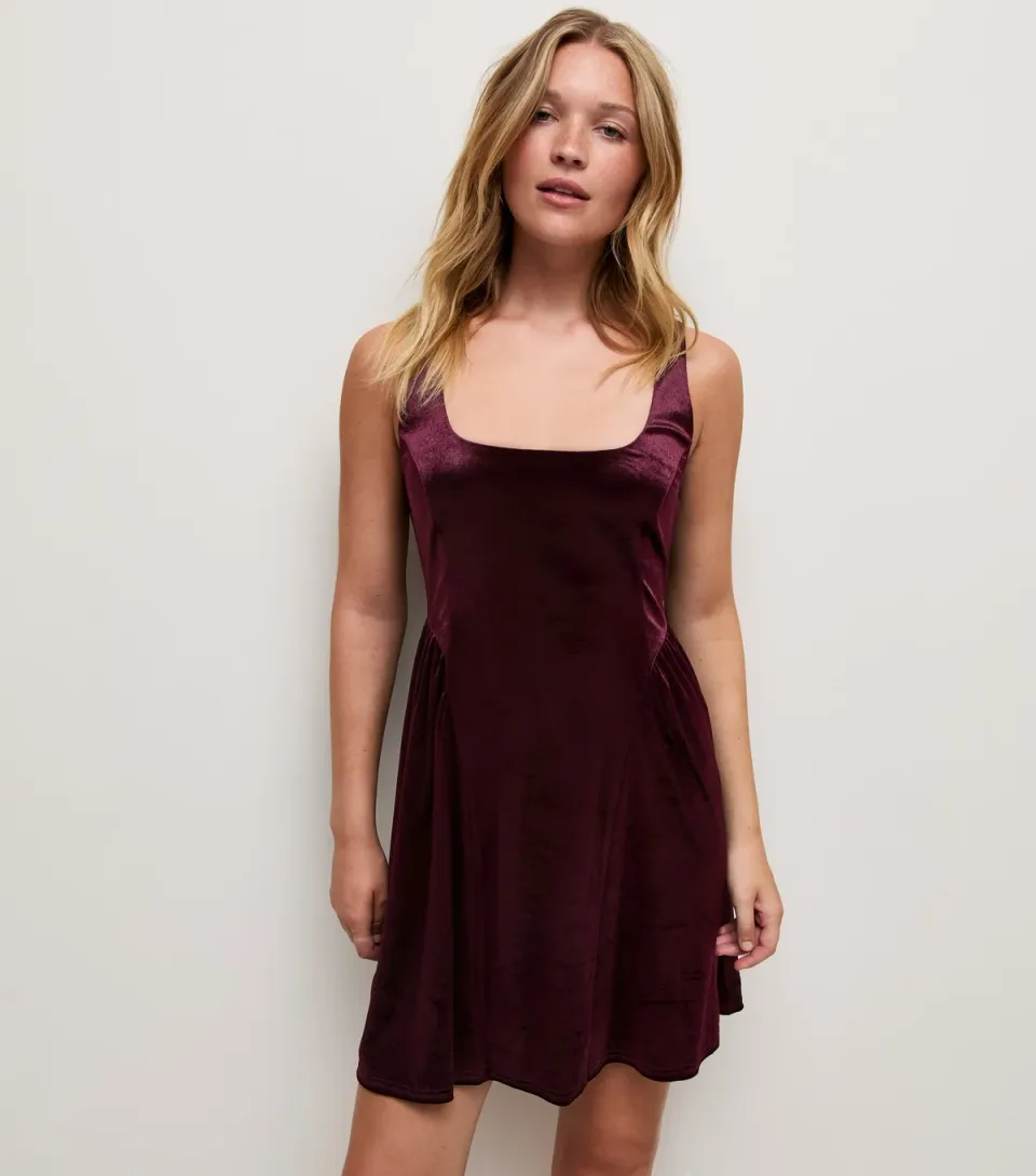 Women's Dark Burgundy Velvet Square Neck Mini Dress