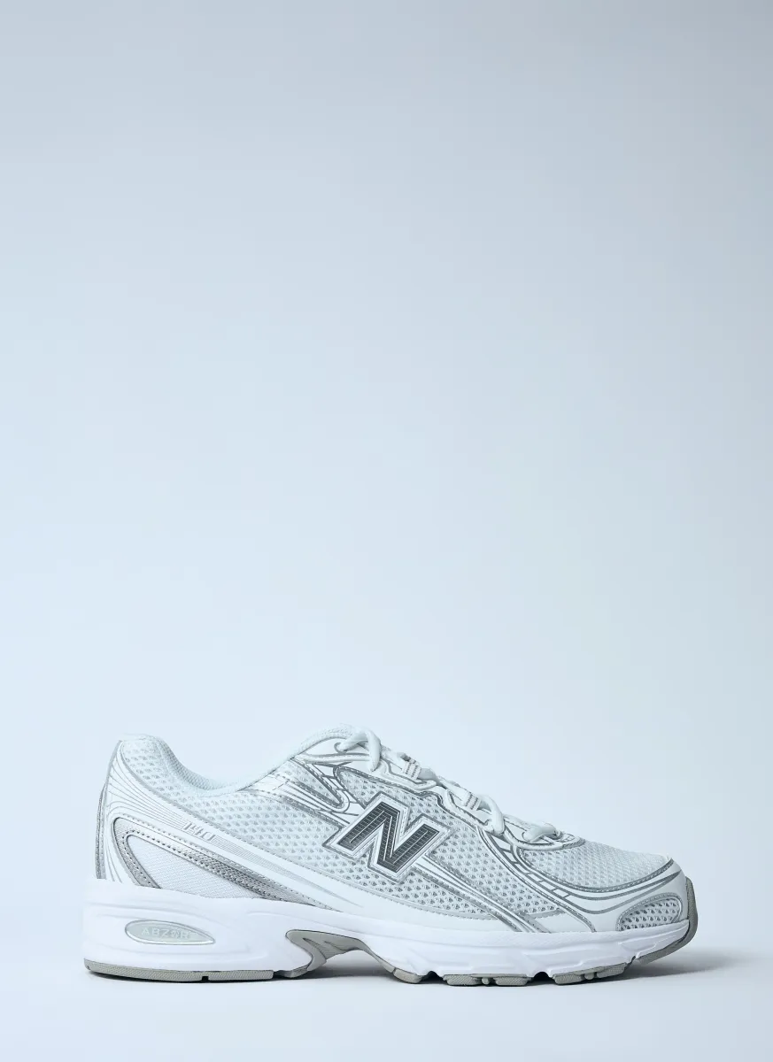 740 Sneakers