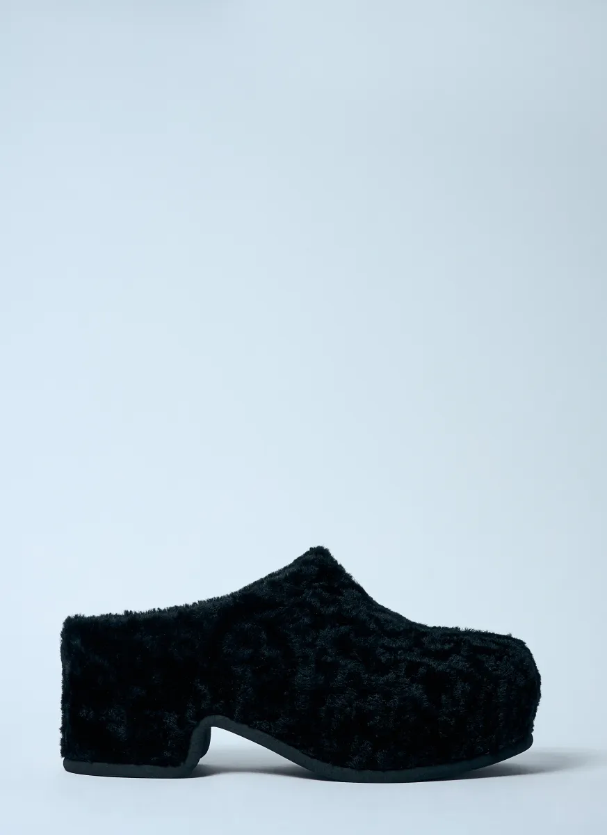 Sherpa Clogs
