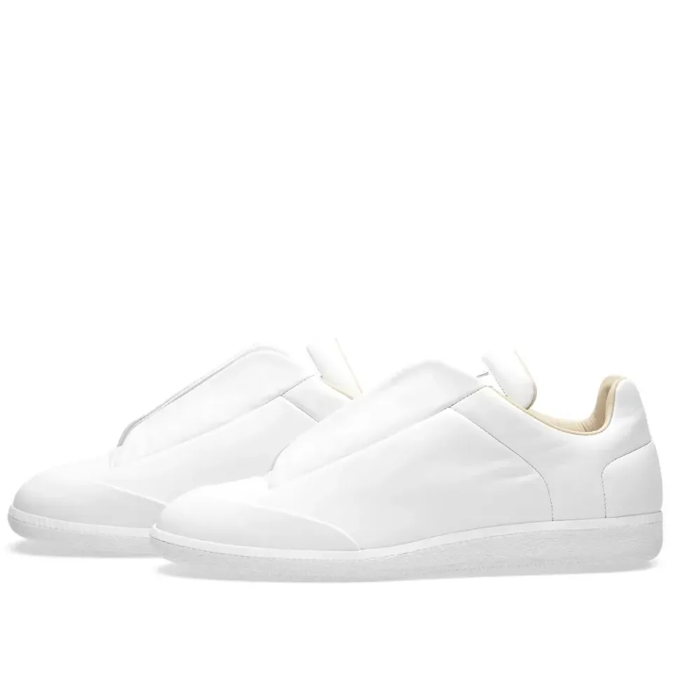 22 Future Low Tonal Sneaker