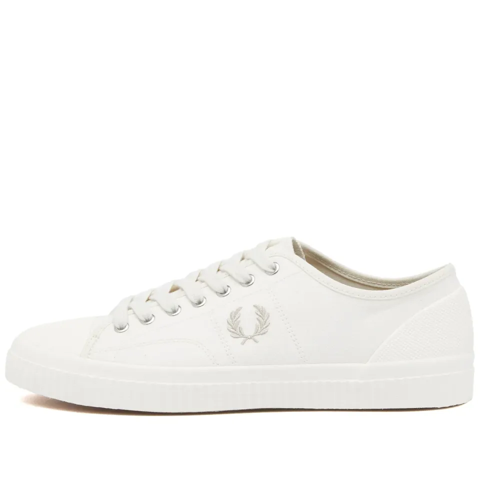 Hughes Low Canvas Sneaker