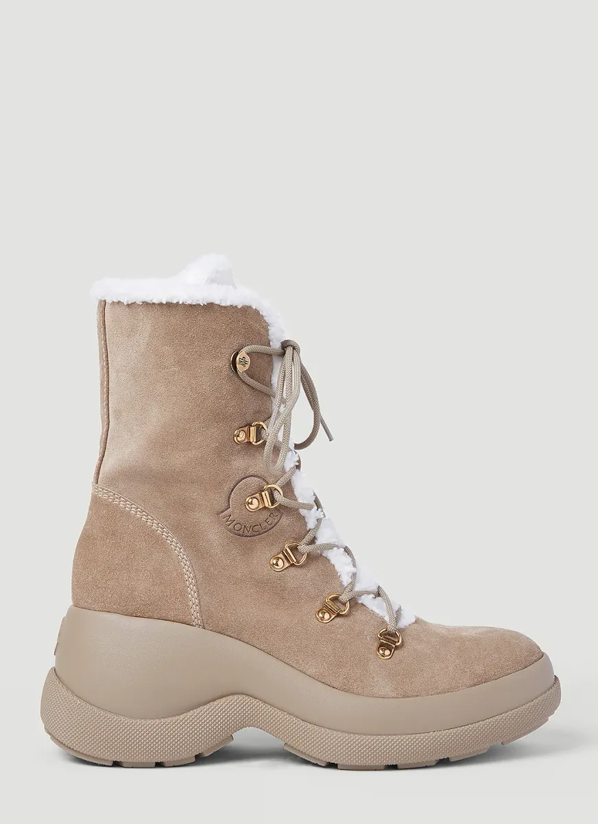 Resile Trek Ankle Boots