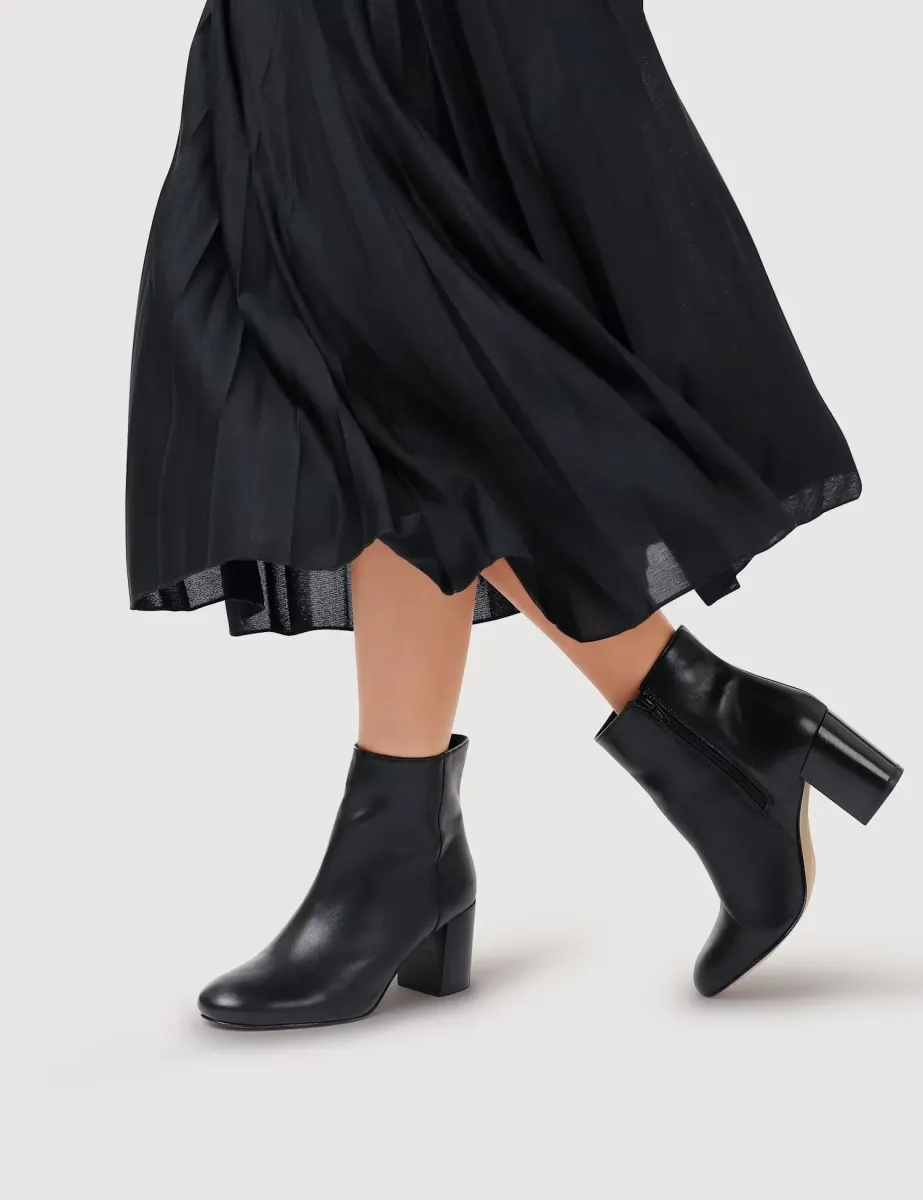 Wide Fit Leather Block Heel Ankle Boots Black