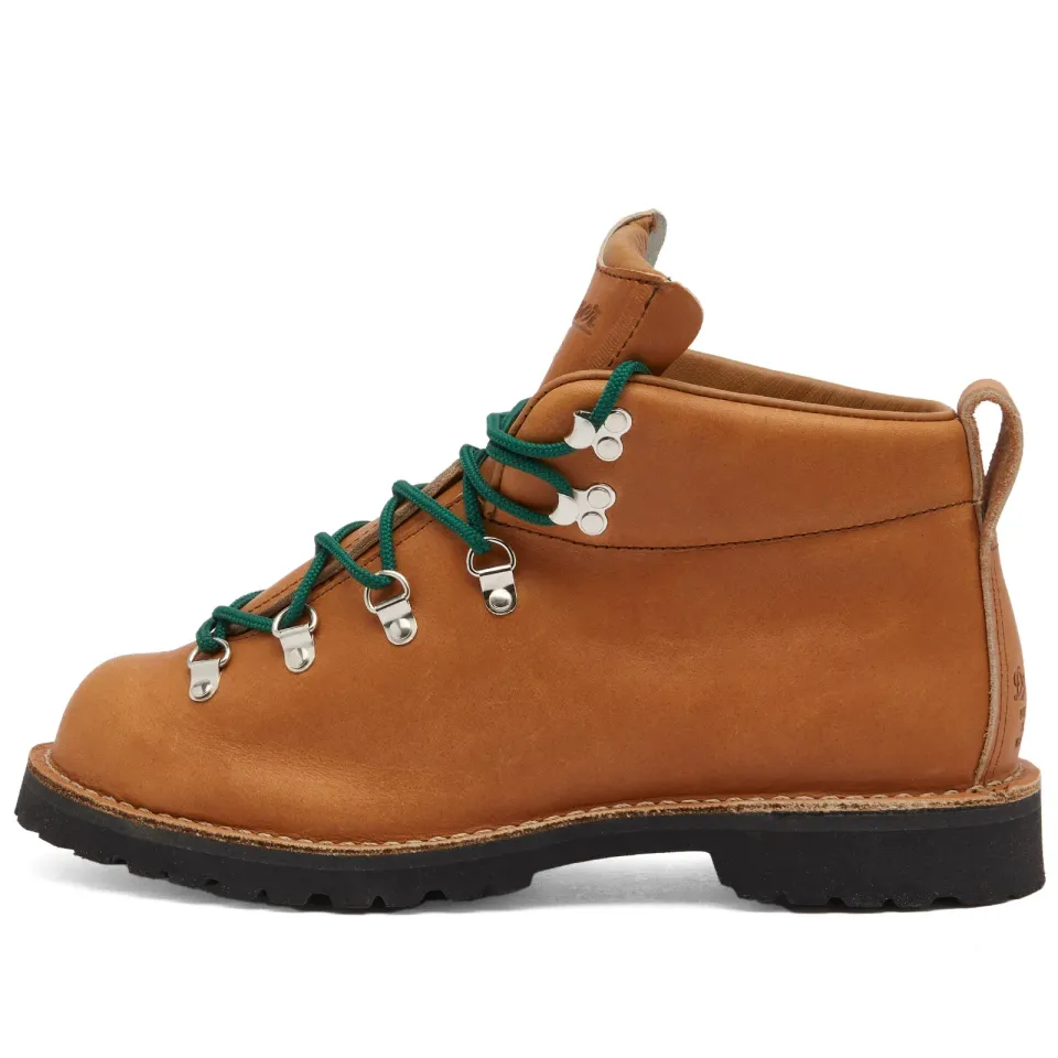 Mountain Trail Boot