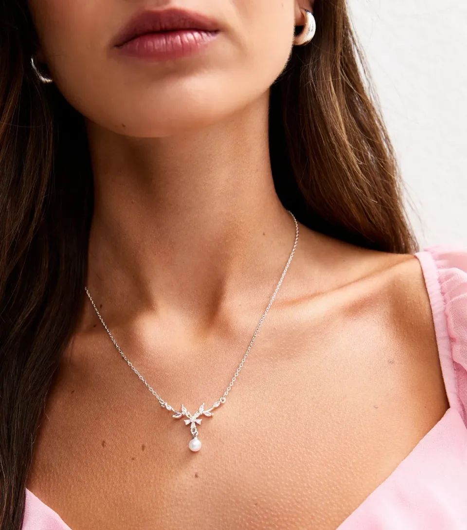 Silver Tone Cubic Zirconia Leaf Centre Faux Pearl Drop Necklace
