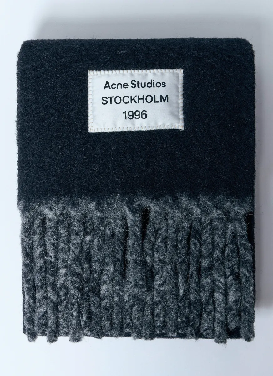Logo Label Fringe Scarf