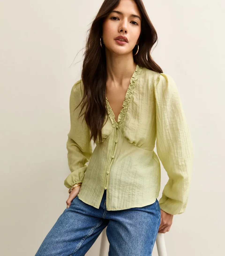 Women's Light Green Crinkled Long Sleeve Tea Blouse