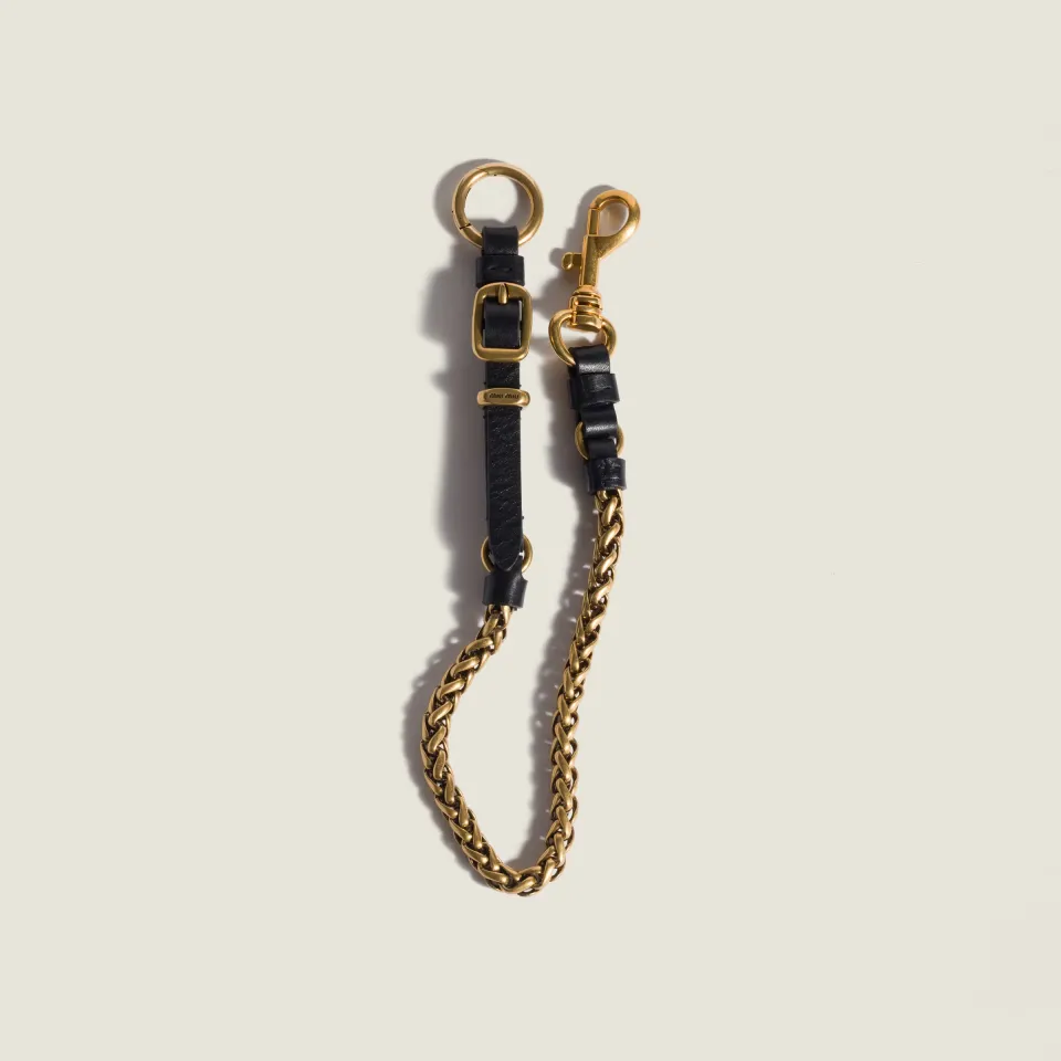 Metal and leather key ring trick