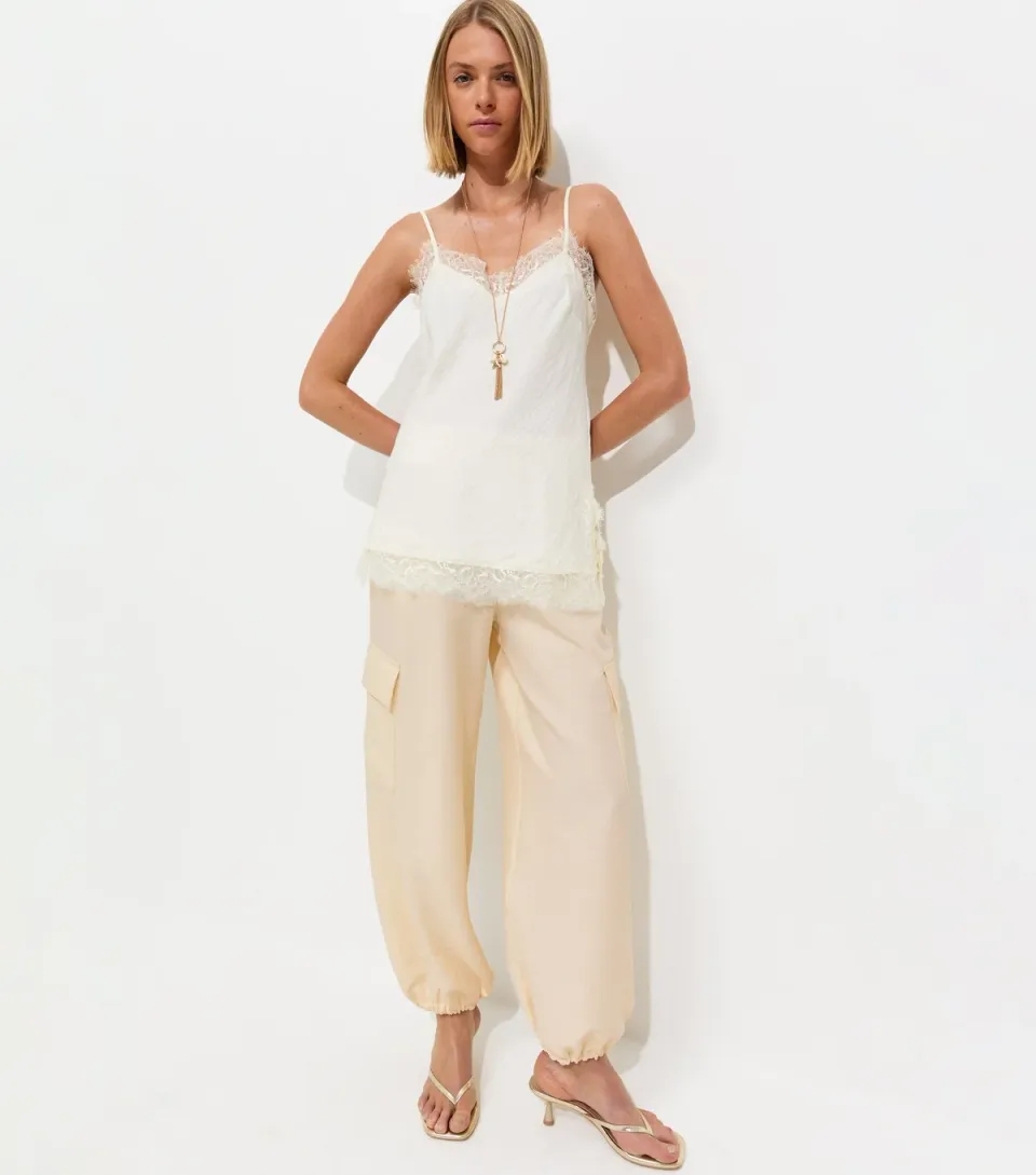 Women's Cream Texture Cargo Cuffed Trousers