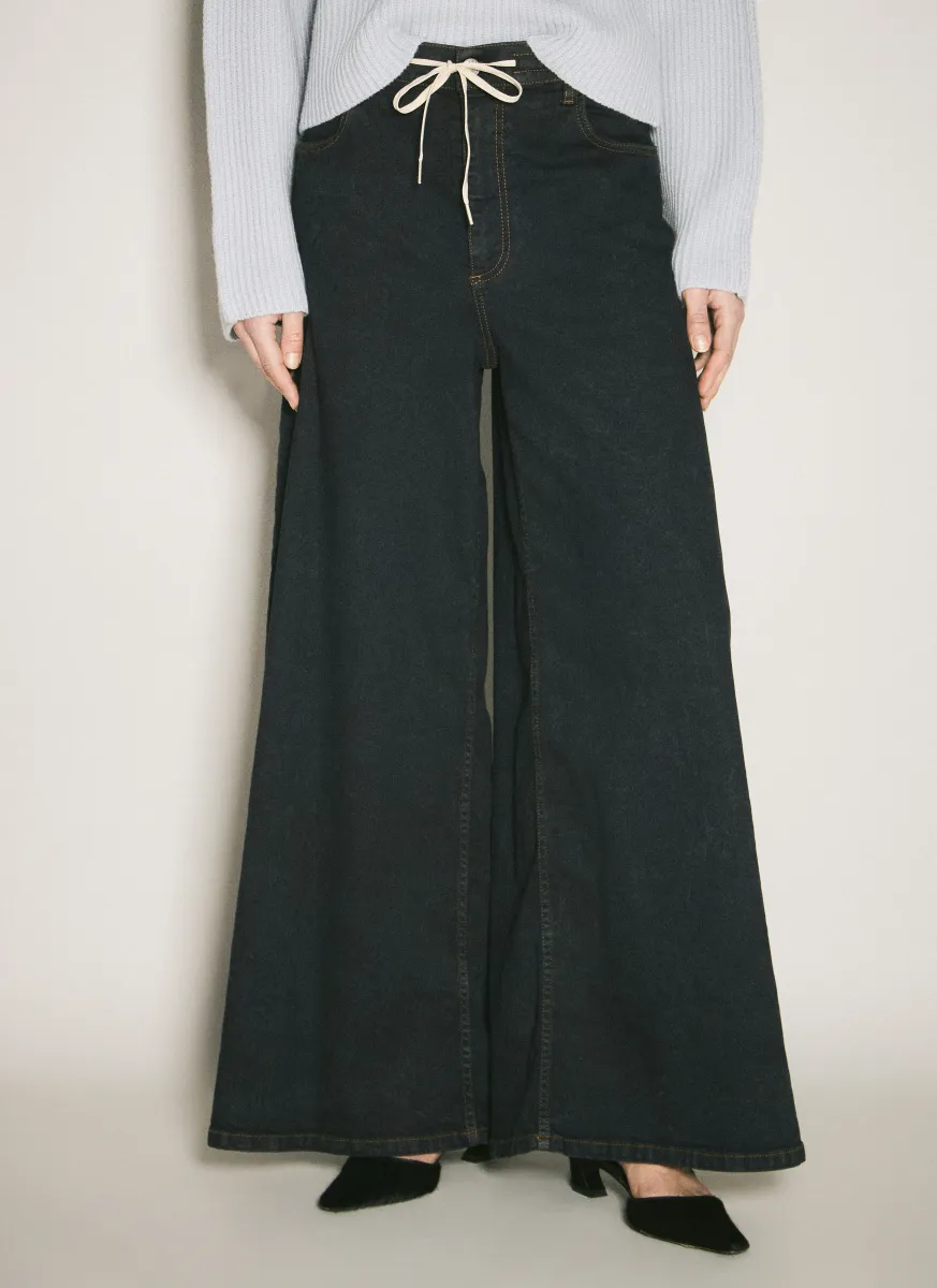 Wide-Leg Stretch Jeans