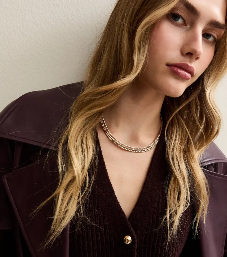 Gold Tone Rope Chain Neck