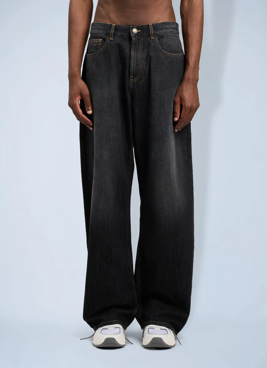 Curved Logo Loose Jeans