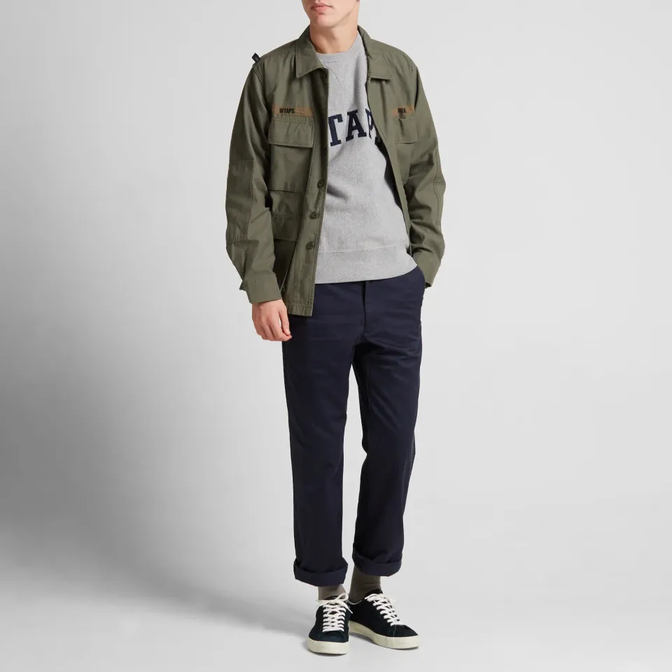 Design 02 Crew Sweat