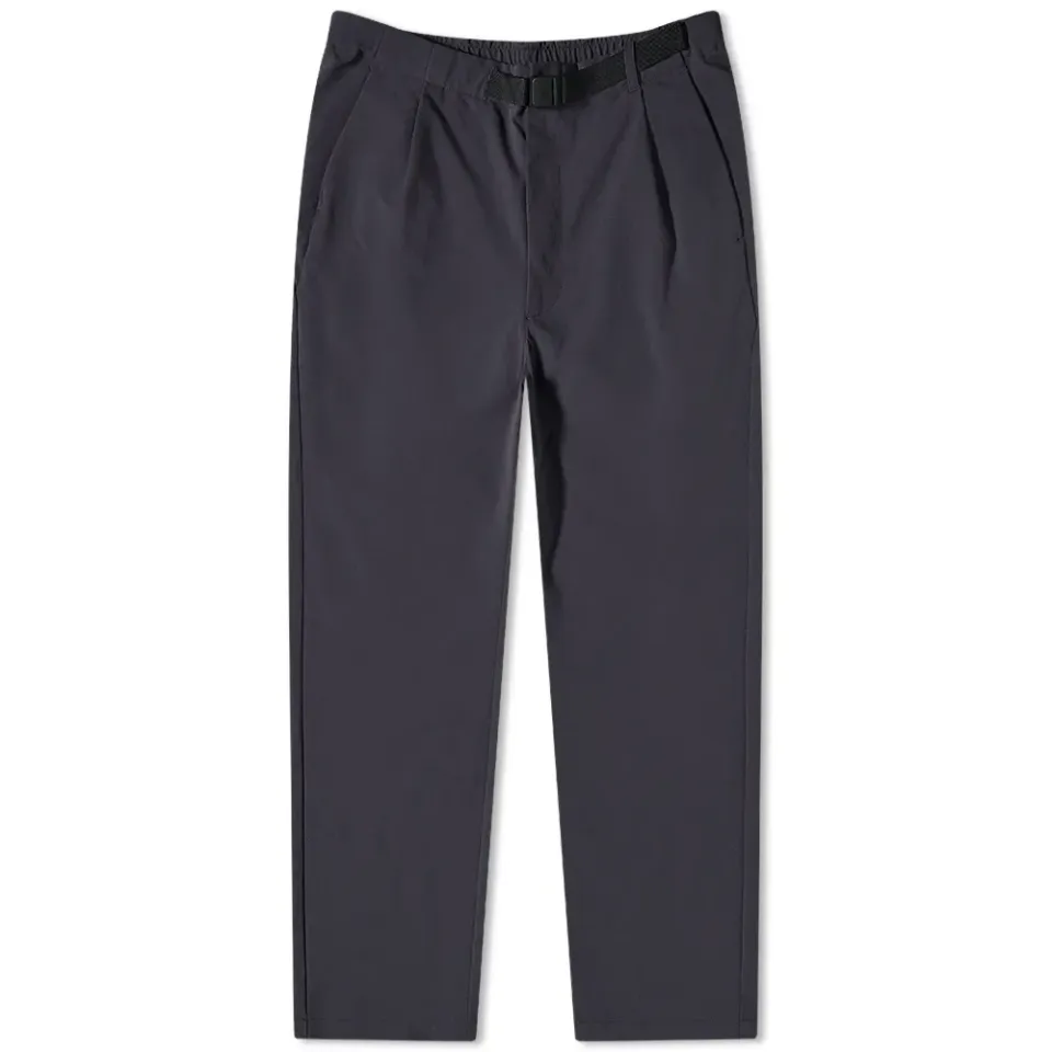 One Tuck Tapered Stretch Pant