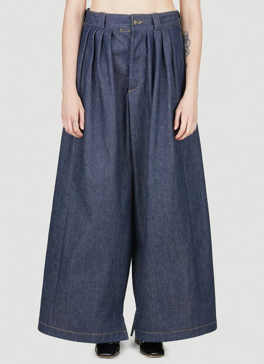 Pleated Jeans