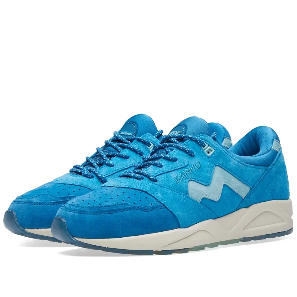 x Sneakersnstuff Aria