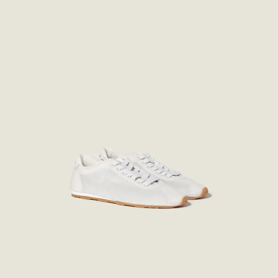 Plume mesh fabric sneakers