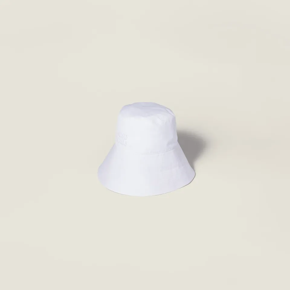 Wide-brimmed poplin bucket hat