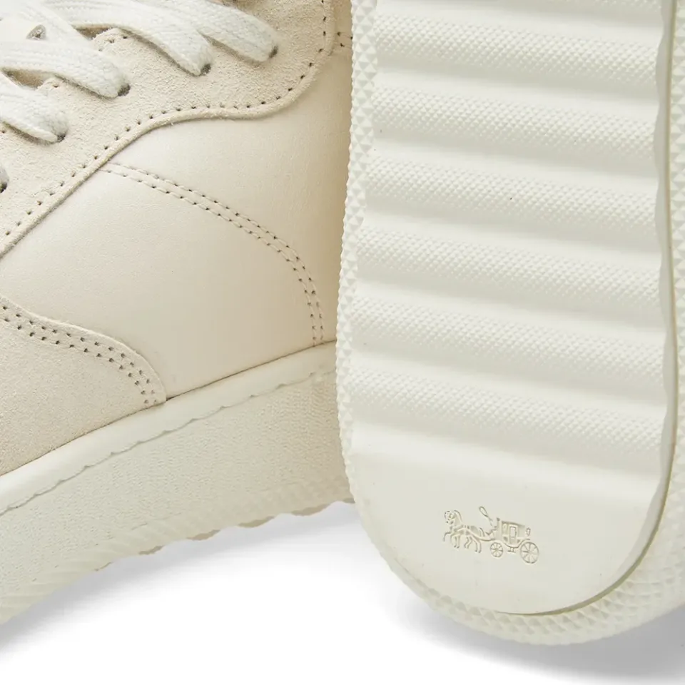 C210 Sneaker