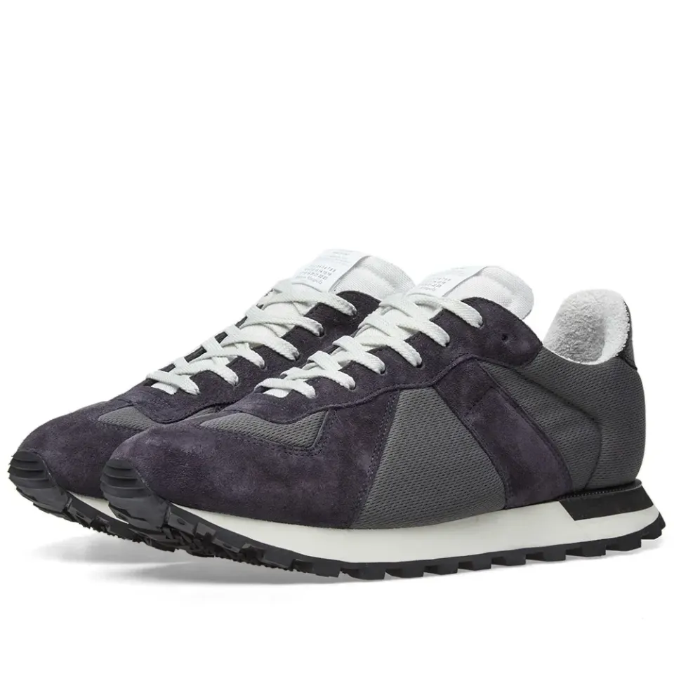 22 Retro Runner Sneaker