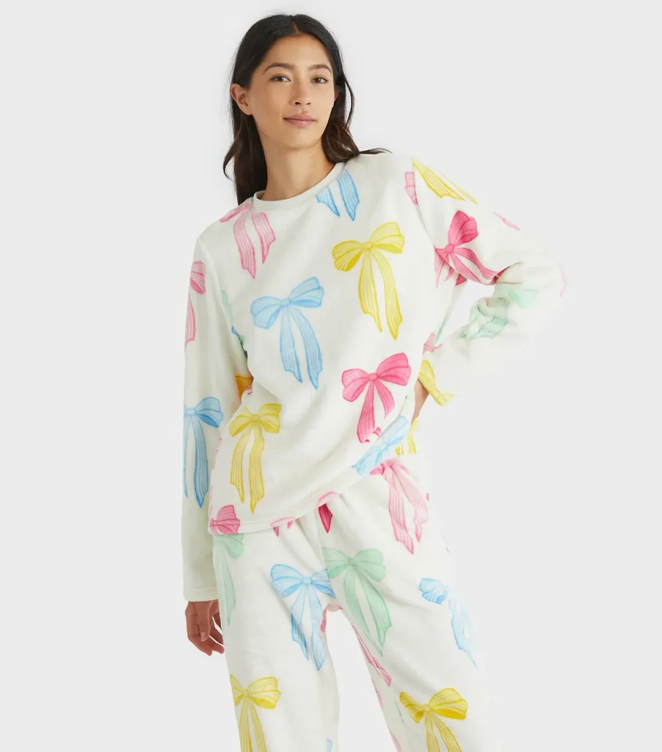 Women's White Bow Pattern Two Piece Fleece Pyjama Set