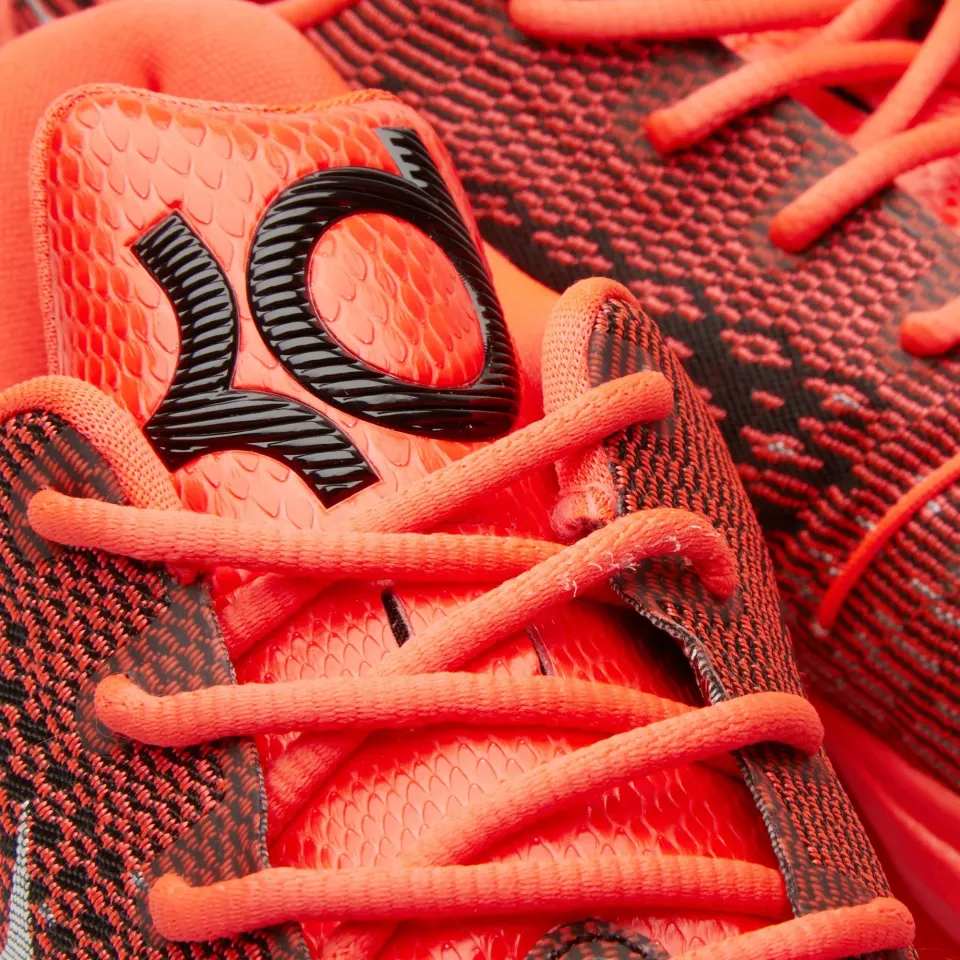 KD 8 'Bright Crimson'