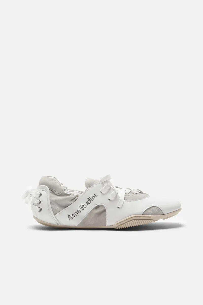 Leather lace-up shoes